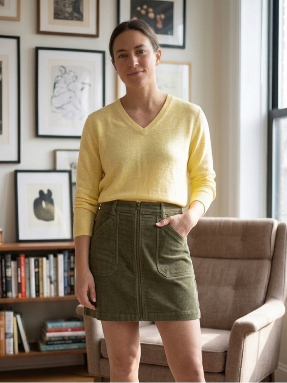 Hollister || Woman’s olive Green Corduroy High Rise Mini Skirt size 0